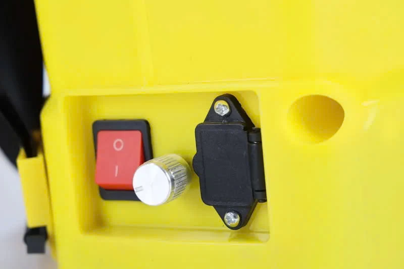 Bình Xịt Điện Maxcare MC-16D - Hình ảnh 1 MAXCARE