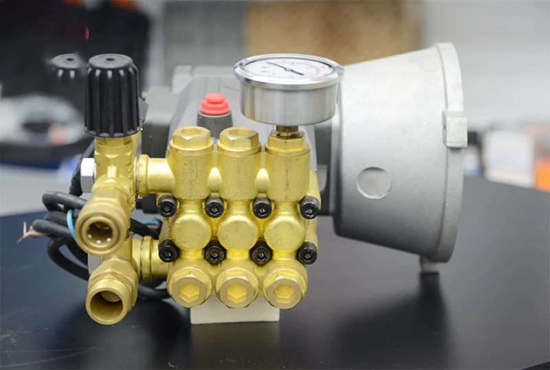 Đầu Bơm Máy Rửa Xe Cao Áp 4Kw Lutian 1508 - Hình ảnh 3 LUTIAN