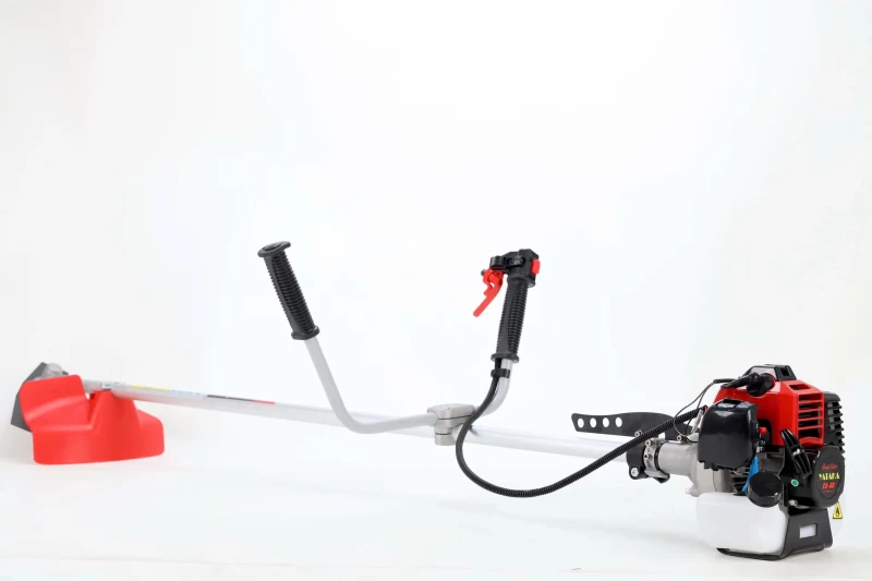 Máy Cắt Cỏ 2 Thì Yataka CS-33 - Hình ảnh 1 YATAKA