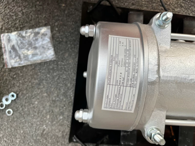 Máy Đầm Bàn Niki 1.5Kw/220V - Hình ảnh 1 NIKI