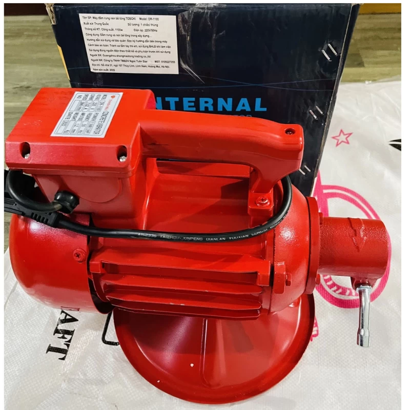 Máy Đầm Dùi 1100W Toboki DR-1100 - Hình ảnh 1 TOBOKI