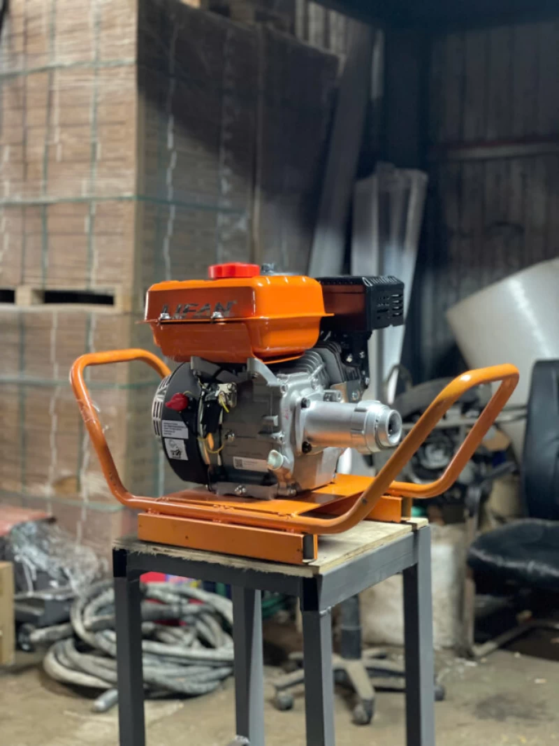 Máy Đầm Dùi Chạy Xăng Lifan - Hình ảnh 2 LIFAN