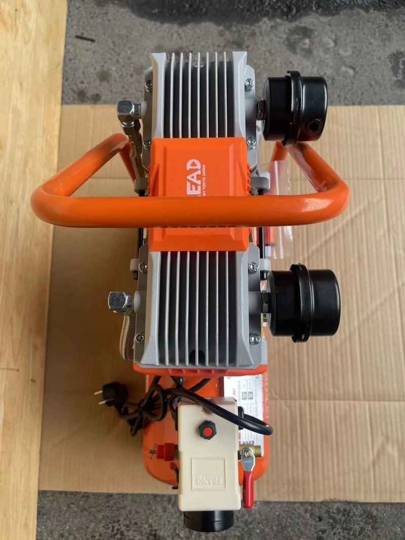 Máy Nén Khí Không Dầu Lên Hơi Nhanh 2.5HP 15L Lead LE 25-15 - Hình ảnh 1 LEAD