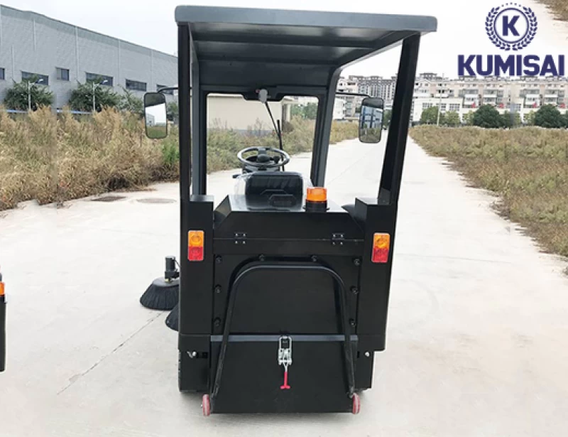 Xe quét rác công nghiệp ngồi lái Kumisai KMS-1800E - Hình ảnh 2 KUMISAI