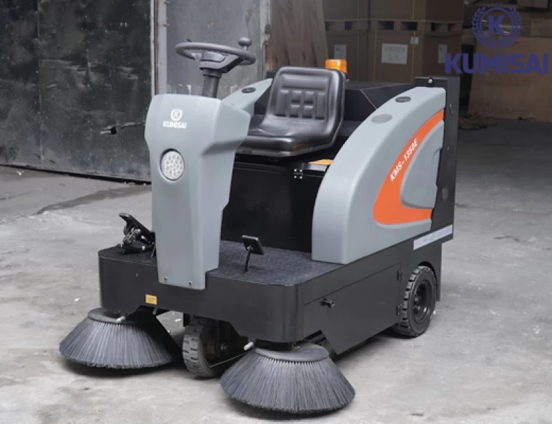 Xe quét rác ngồi lái Kumisai KMS-1350E - Hình ảnh 2 KUMISAI