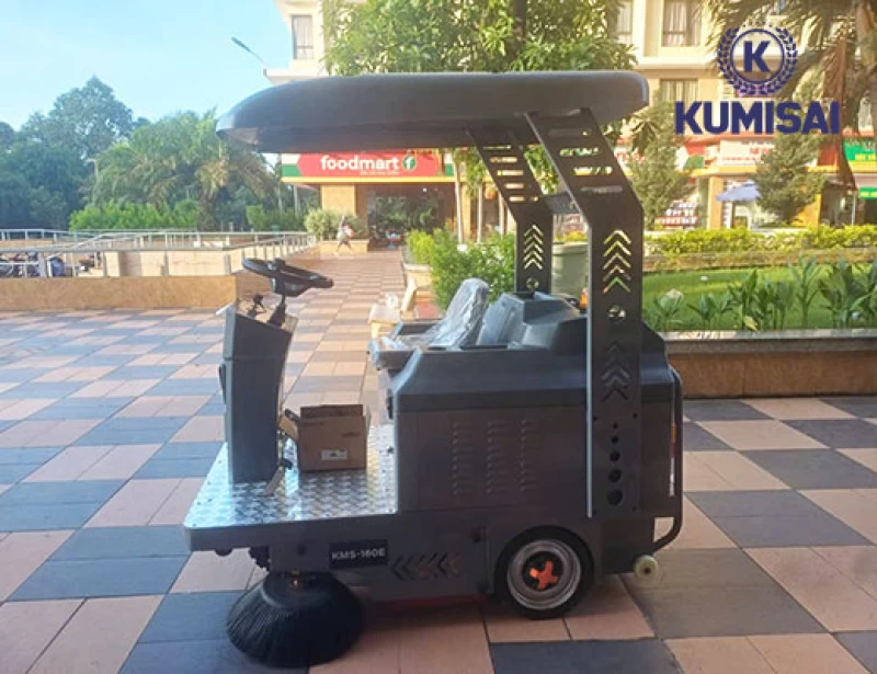 Xe quét rác ngồi lái Kumisai KMS 160E - Hình ảnh 6 KUMISAI